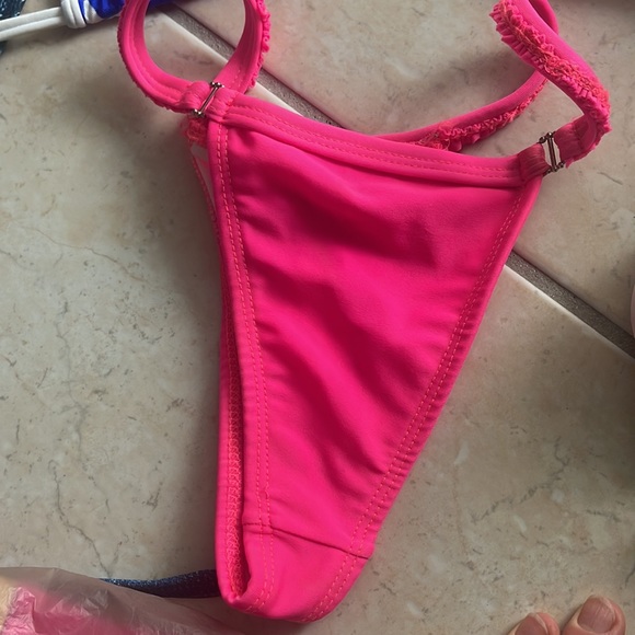 Set of sexy micro Brazilian bikinis - Picture 11 of 14